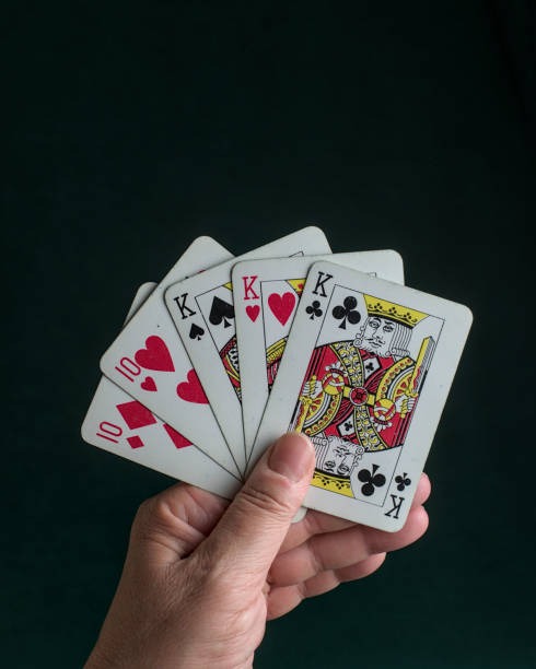gengtoto com mobile app displaying live-dealer table and payment options